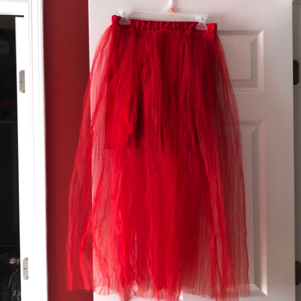 H&M red skirt